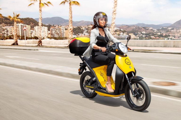 CE y EN: las siglas que todo motorista debería grabarse para sobrevivir en caso de accidente