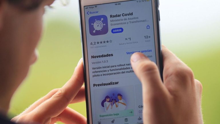 Dos aplicaciones que te avisan del tráfico y de los radares, que si las conoces harán que olvides a Google Maps y a Waze