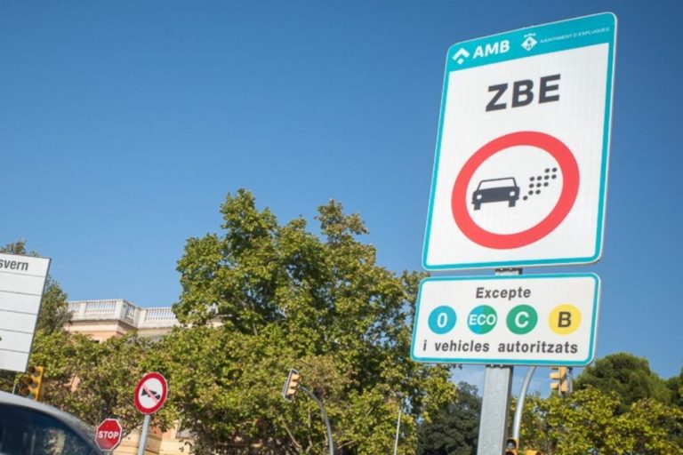 Los coches con etiquetas B y C que ya no se libran de las multas en las ZBE