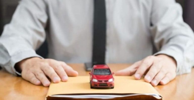Conducir con seguro, sin que te cubra tu seguro. Sobre todo, si la lías al volante