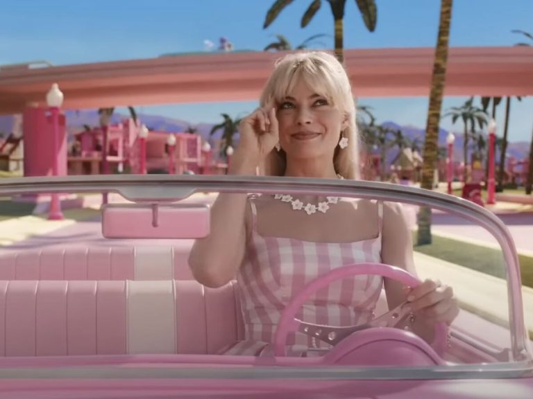 La impresionante colección de coches de Margot Robbie te va a dejar sin palabras