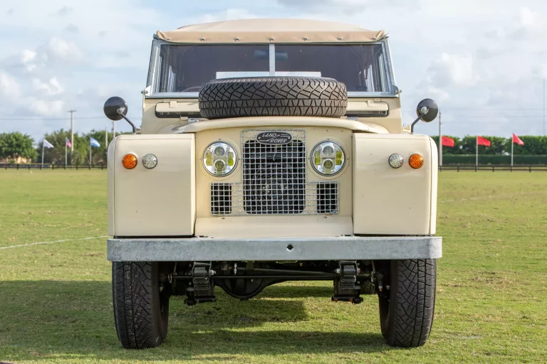 Everrati firma este Land Rover, que es eléctrico y que ha viajado a Estados Unidos
