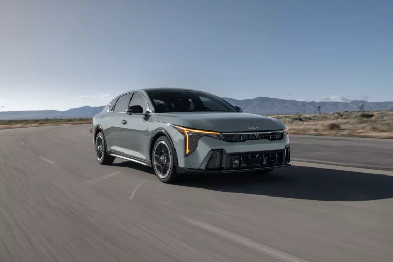 El nuevo Kia K4 es el primer coche en tener su propio configurador en TikTok