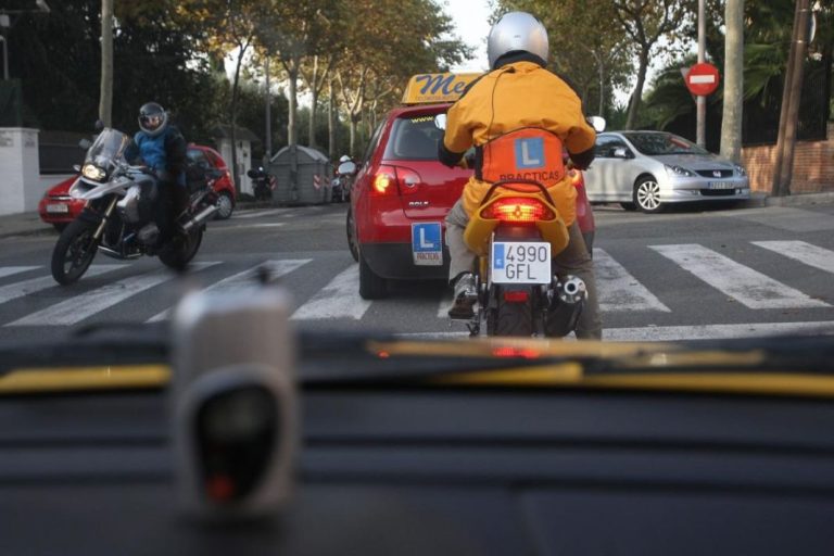 Carnet de conducir: La ciudad de España en la que no debes sacártelo: ‘Aquí sí que hay buen atasco’