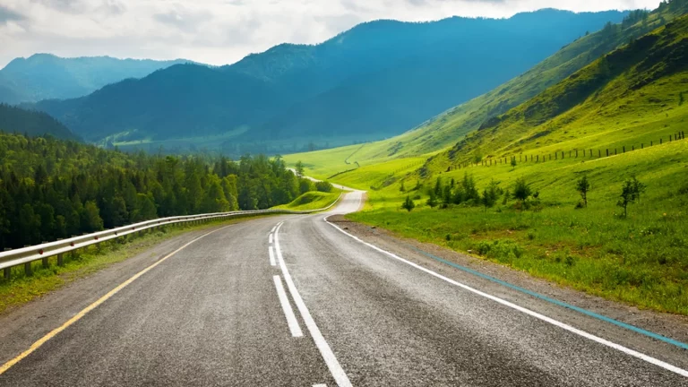 Los secretos que encierra el ‘carril azul’ que la DGT podría traer de Brasil a España