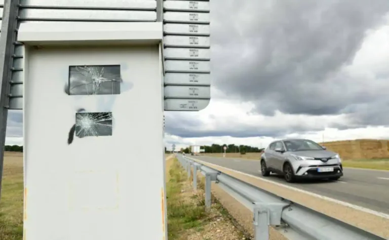 Destripamos un radar de la DGT