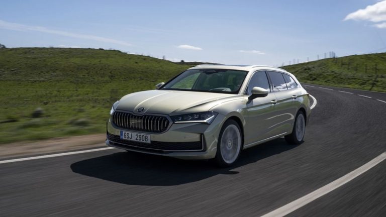 Al volante del nuevo Skoda Superb Combi: Lo mismo, aunque mejorado
