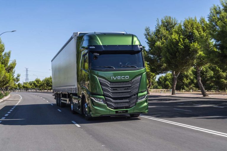 Iveco te ayuda a ser el conductor más eficiente. Y sin coste…