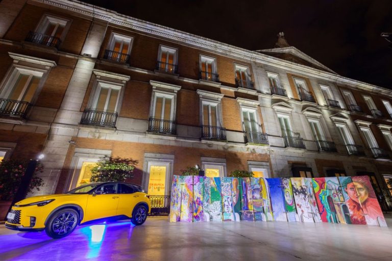 ¿Qué hace un Lexus LBX dentro del Museo Thyssen?