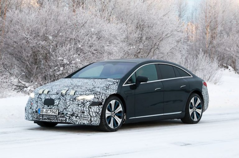 Fotos espía del Mercedes EQS 2025, el eléctrico con más autonomía