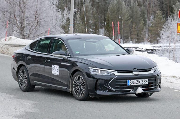 El Volkswagen Jetta 2025 crece para hace olvidar al Passat berlina