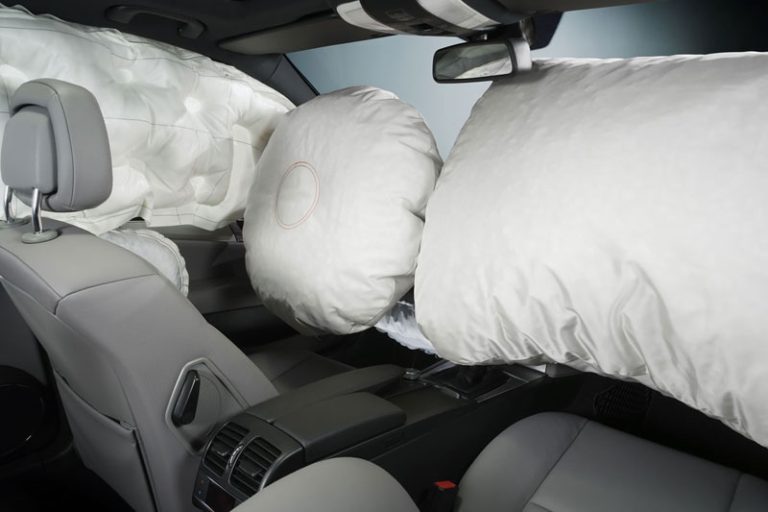La OCU alerta sobre airbags defectuosos en 600.000 coches de BMW