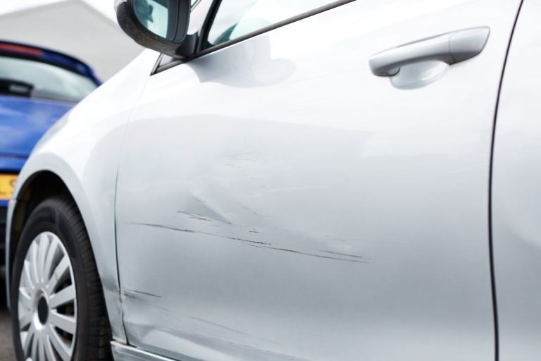 El secreto mejor guardado por los talleres para arreglar un arañazo en tu coche sale a la luz