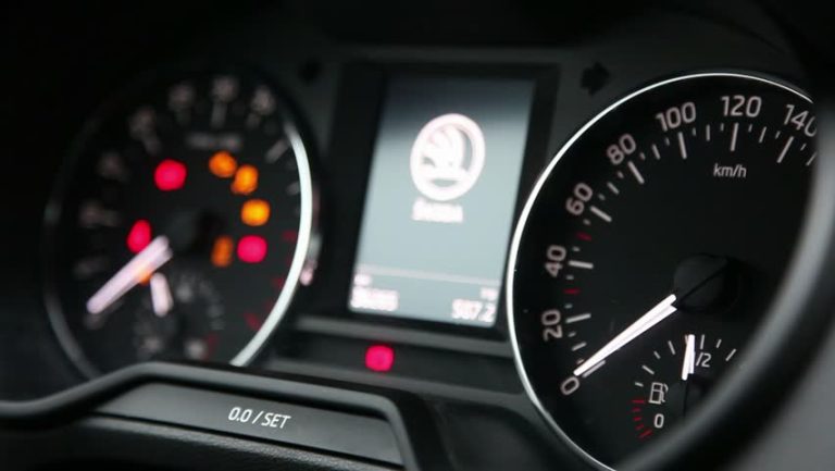 Ventajas e inconvenientes de reprogramar la centralita de mi coche