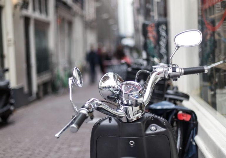 ¿Cómo pintar la carrocería de su moto?
