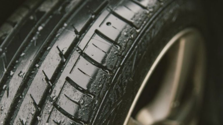 Si usas estos neumáticos la DGT no va a dudar ni un segundo en multarte