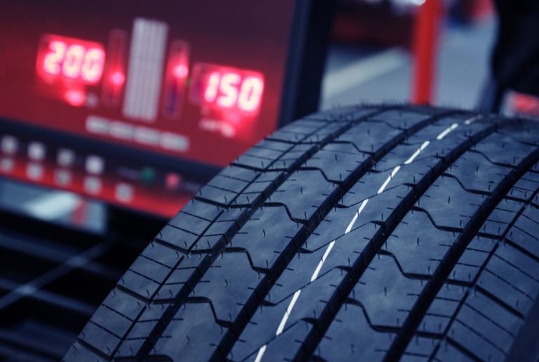 Los neumáticos que jamás debes poner en tu coche