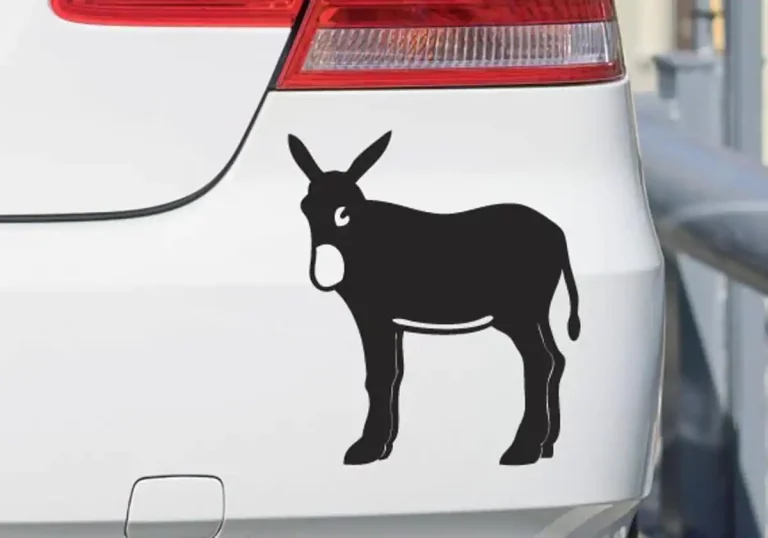 La pegatina del burro, el adhesivo que lucen muchos coches y que te gustaría llevar en el tuyo