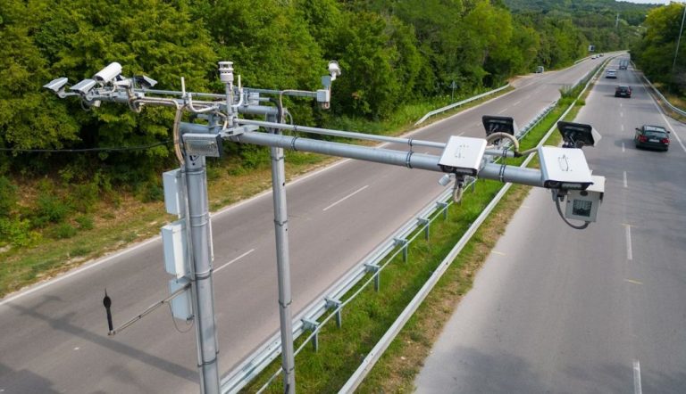 Adiós a la angustia: Así sabes si un radar de la DGT te ha multado nada más pasar por delante suya