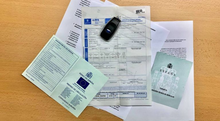 La documentación que la DGT quiere que lleves encima: Sino vete preparando 500 euros