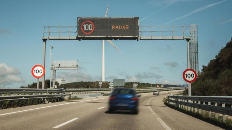 El motivo por el que la DGT no sigue los pasos de Italia y hace lo propio con sus radares de velocidad