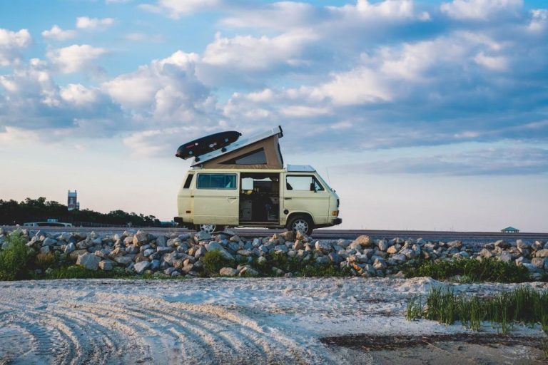 La aventura de viajar en furgoneta y contarlo en una web de furgonetas camper