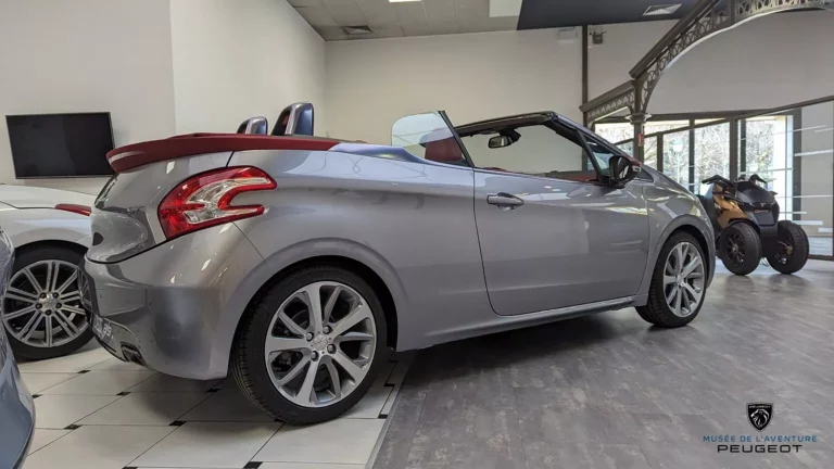 Peugeot 208 CT: El descapotable que debía rememorar el mítico 205 CT