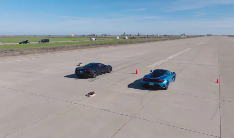 Corvette E-Ray Vs McLaren 750S: La guerra está servida con un tercio del presupuesto