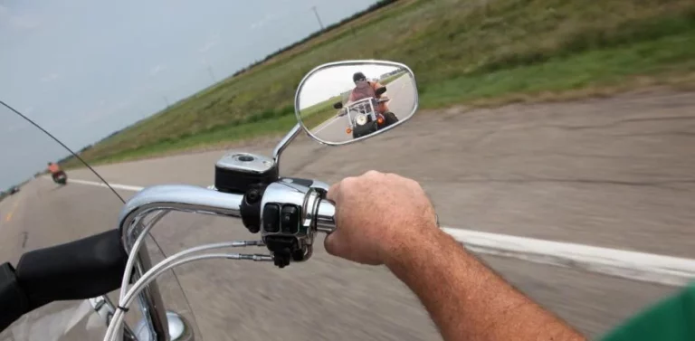 El año que viene las motos van a poder circular por el arcén: Pero la medida tiene letra pequeña