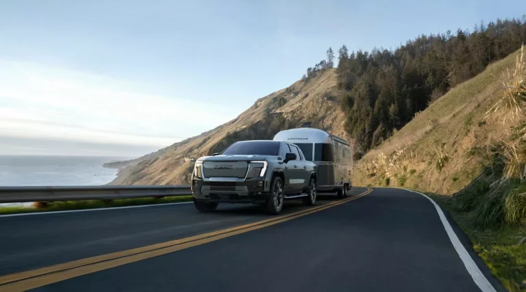 GMC Sierra EV Denali Edition 1: Un imponente pick-up eléctrico que tiene precio