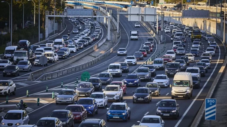 En Alemania amenazan con prohibir conducir coches los fines de semana ¿Arribará a España esta idea?