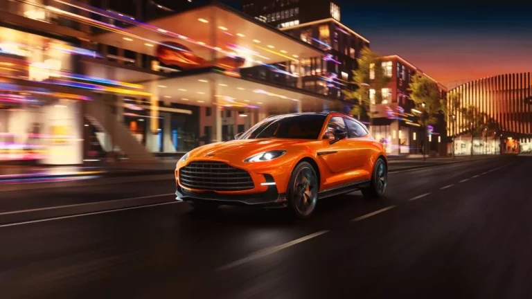 Aston Martin DBX707 2024. El coche de Alonso se actualiza