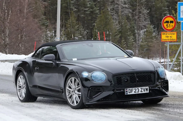Bentley se pasa del W12 al V8 híbrido enchufable