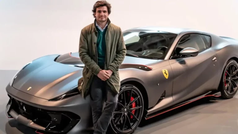 Un cambio enorme: Carlos Sainz pasó de conducir un coche de 30 mil euros a este Ferrari