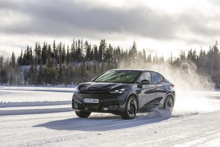 El CUPRA Tavascan desafía al hielo de Laponia