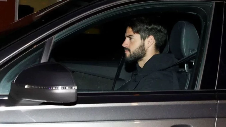 Isco y su coche de una gama prácticamente extinta en España
