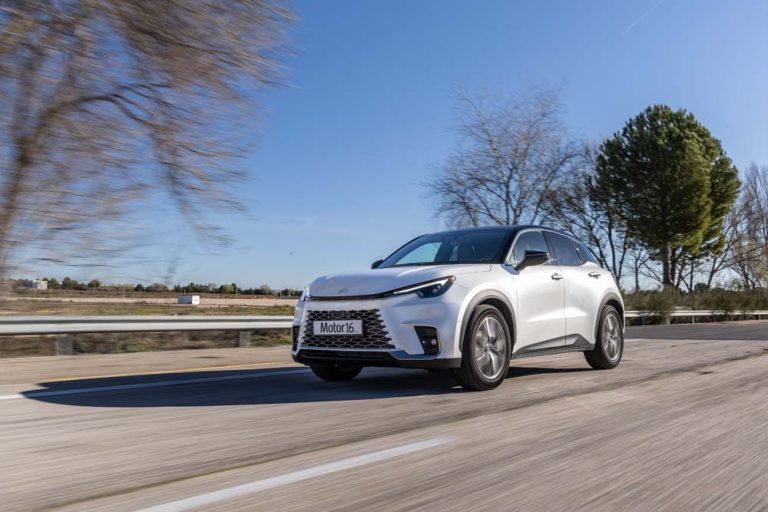Prueba del Lexus LBX. Premium y muy gratificante