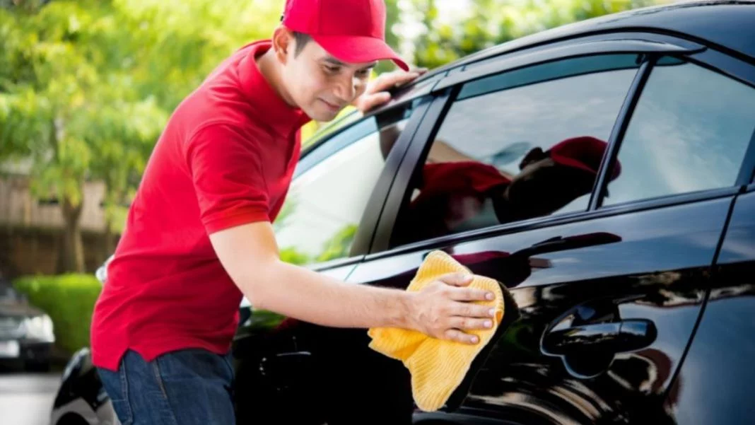 Lavar el coche en seco: la nueva moda para ahorrar agua y tener tu vehículo brillante.