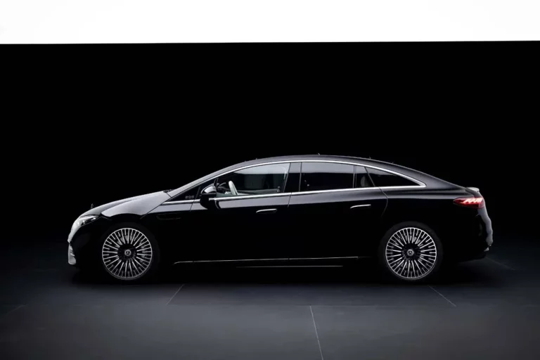 Este Mercedes EQS nació para llevarte al fin del mundo. Y no con electricidad