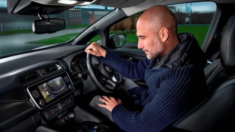 Pep Guardiola ha destrozado cuatro coches en su vida