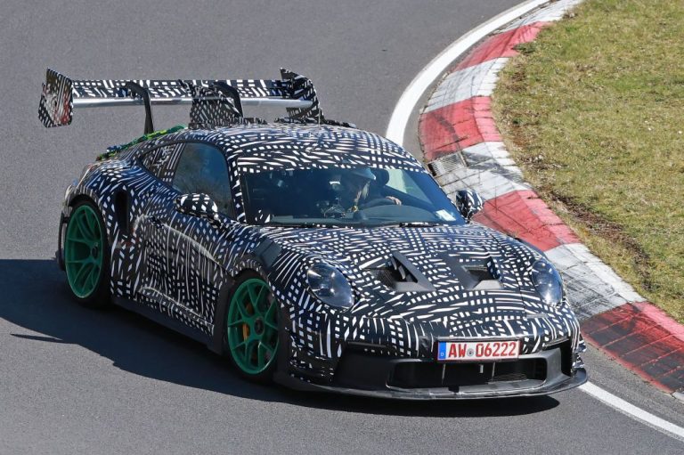 Porsche y Manthey preparan la versión más radical del 911 GT3 RS