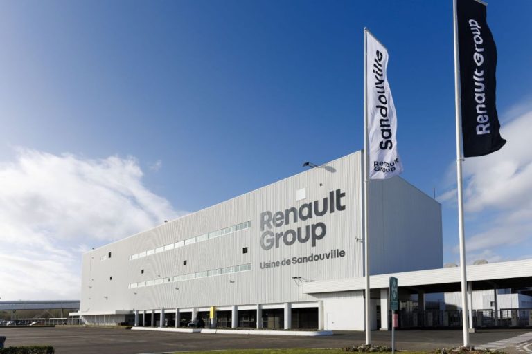 Flexis SAS producirá sus revolucionarios utilitarios eléctricos en la planta de Renault en Sandouville