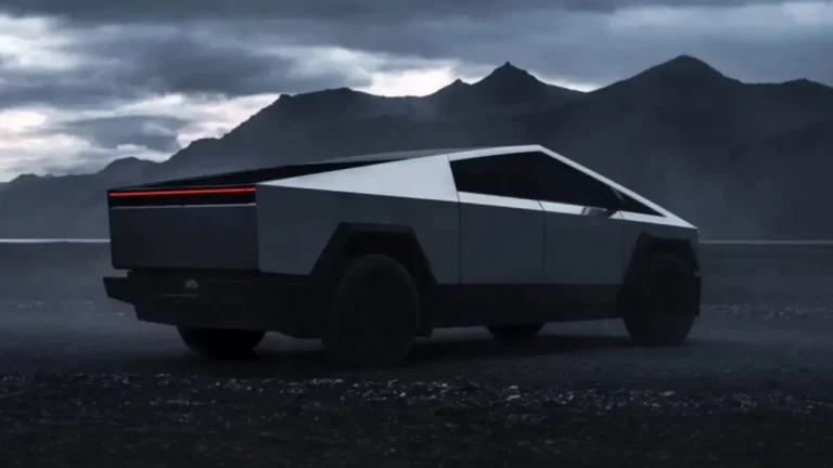Tesla toma una drástica medida después de viralizarse los videos de la falla de los pedales de la Cybertruck