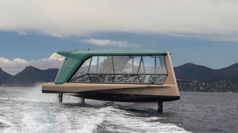 The Icon: el yate de BMW que te convertirá en un villano de James Bond