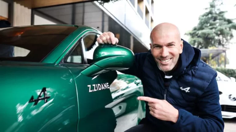 Zinedine Zidane pasa de Ferrari, Lamborghini y Porsche. Les pone los cuernos con este pequeño deportivo nacional