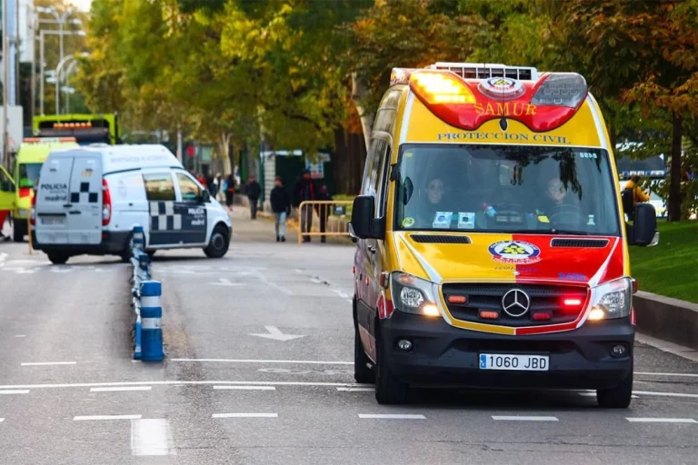 La DGT estrena norma que deberás cumplir cuando te pase un vehículo de emergencia