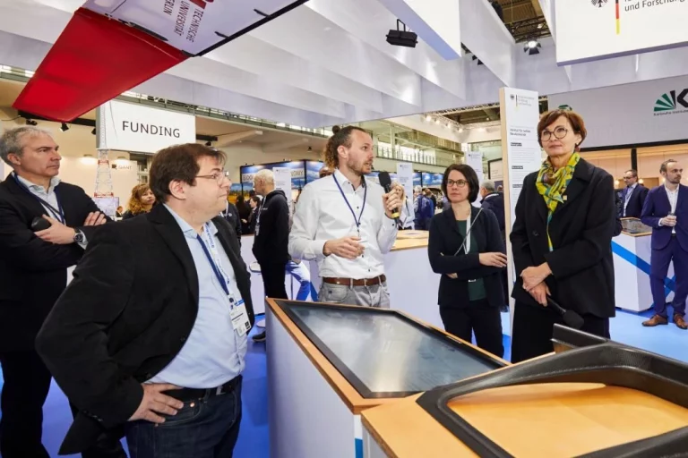 Elli da a conocer en Hannover su proyecto de recarga de baterías mediante el uso de energía eólica