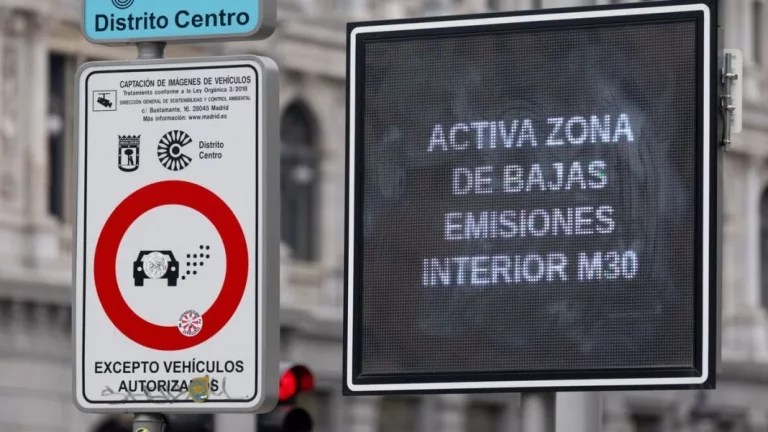 La DGT estrena señal de tráfico que nadie entiende