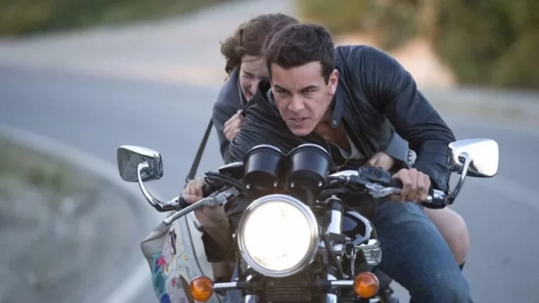 «A 160 km/h y sin casco»: revelan la locura que cometió Mario Casas conduciendo por Barcelona