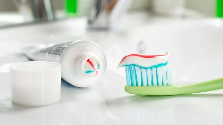 El truco de la pasta de dientes que te ayudará a pasar la ITV sin una sola falta leve